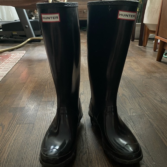 glossy black hunter boots